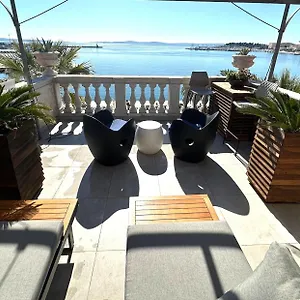https://riva-luxury-suites.splithotels.org