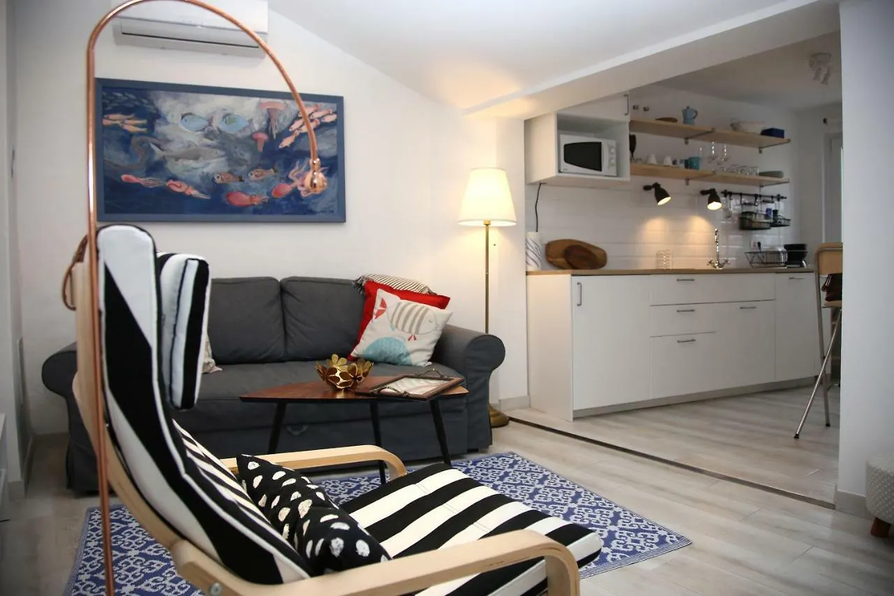 Sweet Suite With Free Private Parking Pula Apartment