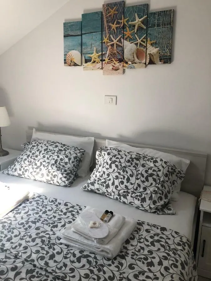 Sweet Suite With Free Private Parking Pula Apartment