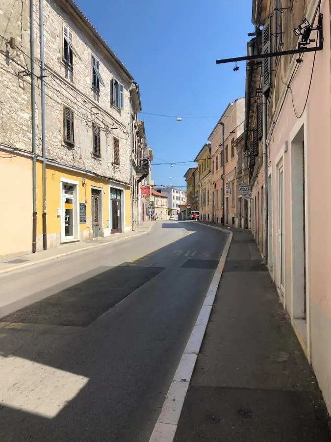 Sweet Suite With Free Private Parking Pula Apartment